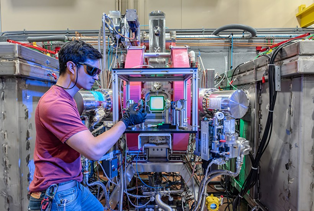 Xcimer Energy technician image